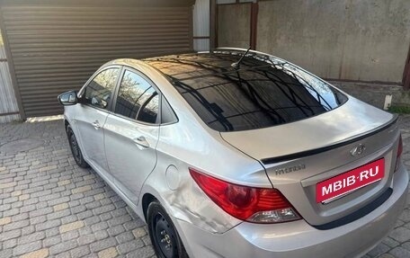 Hyundai Solaris II рестайлинг, 2013 год, 600 000 рублей, 3 фотография