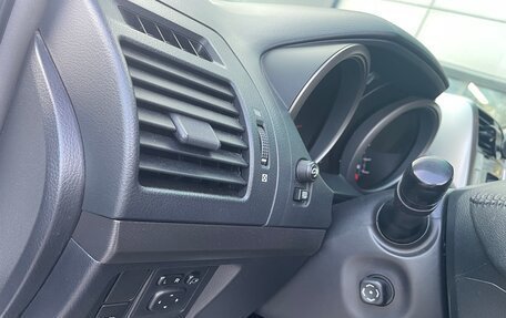 Toyota Land Cruiser Prado 150 рестайлинг 2, 2011 год, 2 280 000 рублей, 8 фотография