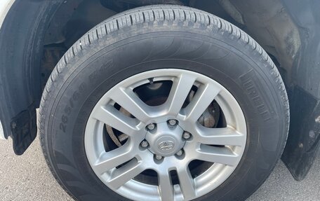 Toyota Land Cruiser Prado 150 рестайлинг 2, 2011 год, 2 280 000 рублей, 11 фотография