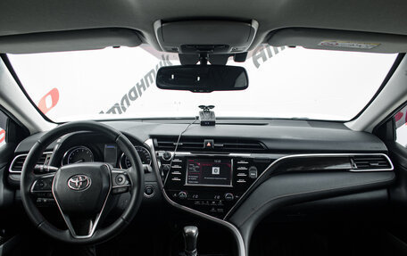 Toyota Camry, 2018 год, 2 470 000 рублей, 13 фотография