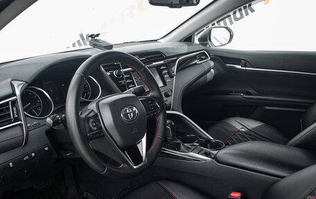 Toyota Camry, 2018 год, 2 470 000 рублей, 12 фотография