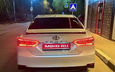 Toyota Camry, 2021 год, 2 850 000 рублей, 4 фотография