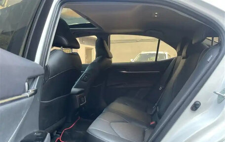 Toyota Camry, 2022 год, 2 500 000 рублей, 6 фотография