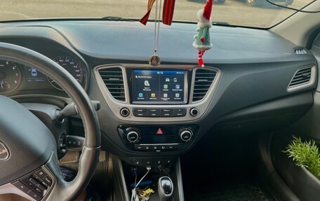 Hyundai Solaris II рестайлинг, 2019 год, 1 350 000 рублей, 16 фотография