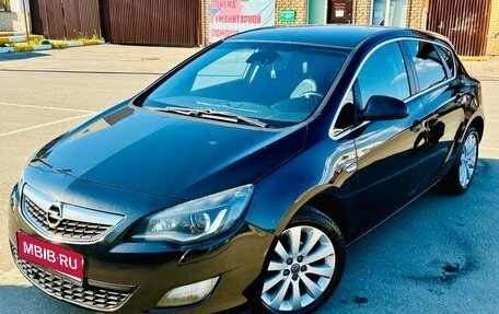 Opel Astra J, 2011 год, 699 000 рублей, 1 фотография
