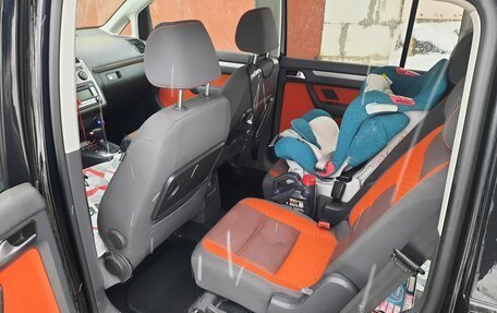 Volkswagen Touran III, 2008 год, 800 000 рублей, 4 фотография