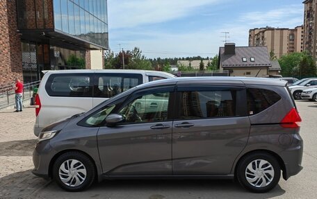 Honda Freed II, 2016 год, 1 400 000 рублей, 2 фотография