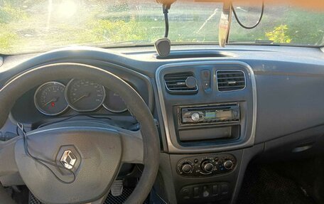 Renault Logan II, 2016 год, 620 000 рублей, 9 фотография