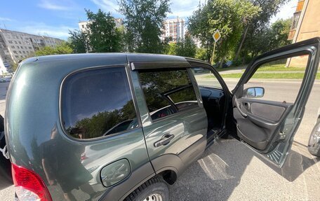 Chevrolet Niva I рестайлинг, 2018 год, 750 000 рублей, 21 фотография