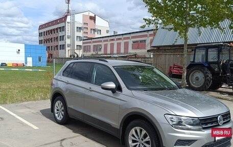 Volkswagen Tiguan II, 2018 год, 1 875 000 рублей, 2 фотография