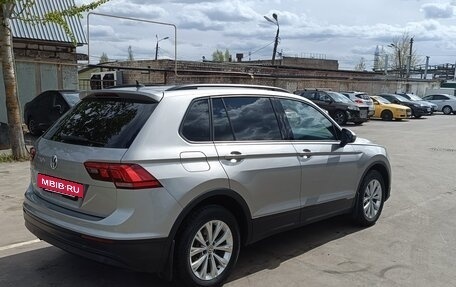 Volkswagen Tiguan II, 2018 год, 1 875 000 рублей, 4 фотография