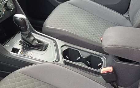 Volkswagen Tiguan II, 2018 год, 1 875 000 рублей, 20 фотография