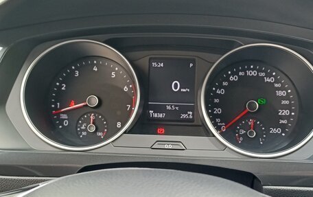 Volkswagen Tiguan II, 2018 год, 1 875 000 рублей, 23 фотография
