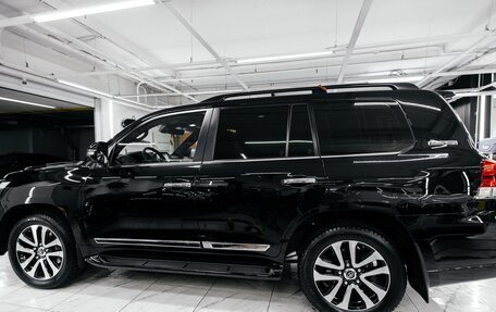 Toyota Land Cruiser 200, 2018 год, 8 700 000 рублей, 6 фотография