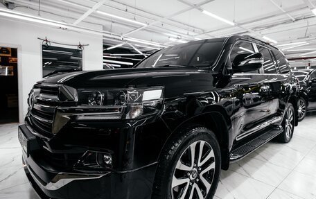 Toyota Land Cruiser 200, 2018 год, 8 700 000 рублей, 3 фотография