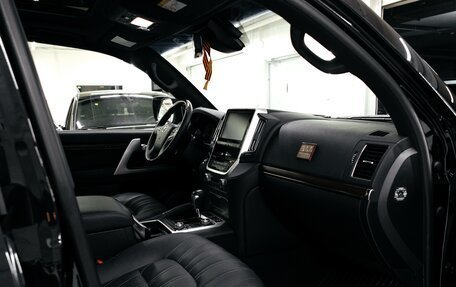 Toyota Land Cruiser 200, 2018 год, 8 700 000 рублей, 13 фотография