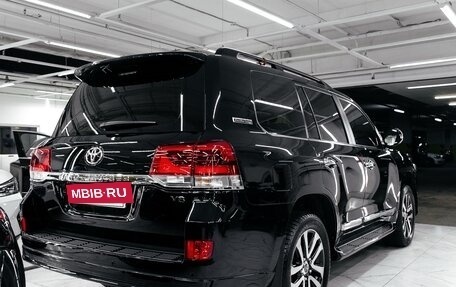 Toyota Land Cruiser 200, 2018 год, 8 700 000 рублей, 9 фотография