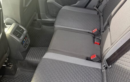 Volkswagen Tiguan II, 2020 год, 2 600 000 рублей, 3 фотография
