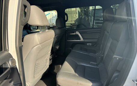 Toyota Land Cruiser 200, 2010 год, 2 690 000 рублей, 6 фотография
