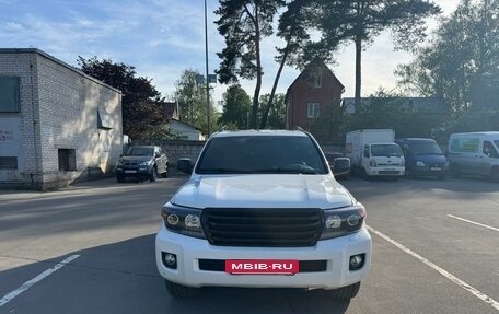 Toyota Land Cruiser 200, 2010 год, 2 690 000 рублей, 3 фотография