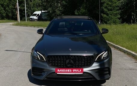 Mercedes-Benz E-Класс, 2016 год, 3 100 000 рублей, 4 фотография
