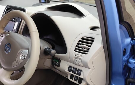 Nissan Leaf I, 2011 год, 1 200 000 рублей, 8 фотография