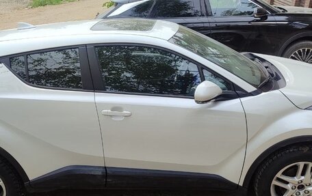 Toyota C-HR I рестайлинг, 2023 год, 3 380 000 рублей, 2 фотография