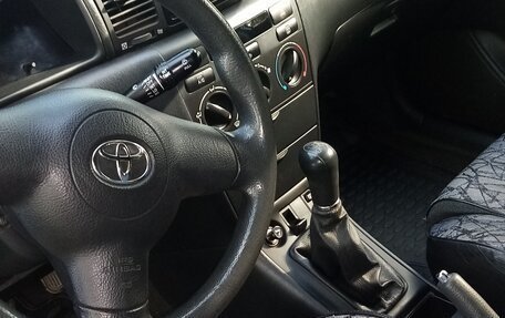 Toyota Corolla, 2004 год, 490 000 рублей, 3 фотография