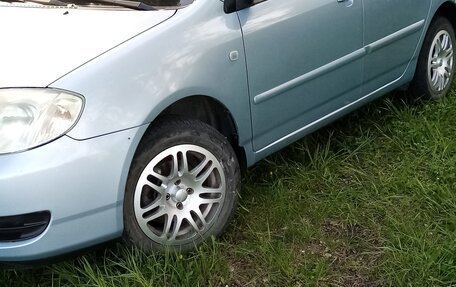 Toyota Corolla, 2004 год, 490 000 рублей, 4 фотография