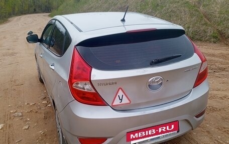 Hyundai Solaris II рестайлинг, 2012 год, 650 000 рублей, 3 фотография