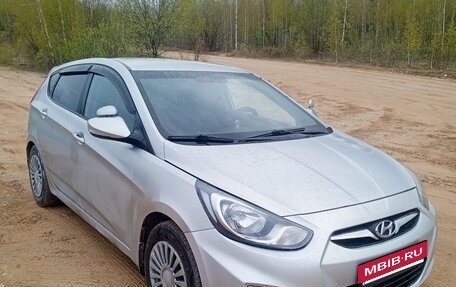 Hyundai Solaris II рестайлинг, 2012 год, 650 000 рублей, 6 фотография