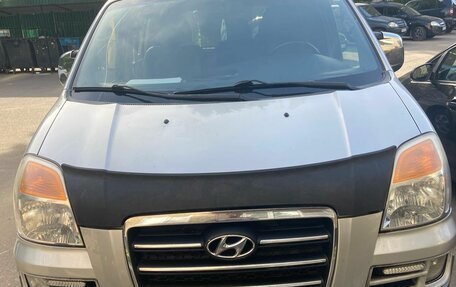 Hyundai H-1 II рестайлинг, 2007 год, 820 000 рублей, 1 фотография