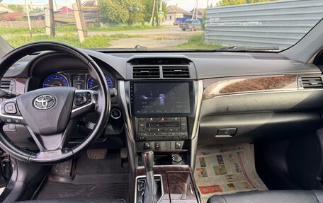 Toyota Camry, 2017 год, 1 620 000 рублей, 10 фотография