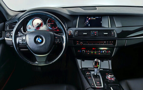 BMW 5 серия, 2015 год, 2 590 000 рублей, 14 фотография