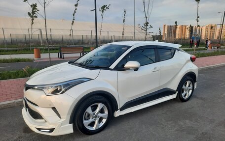 Toyota C-HR I рестайлинг, 2016 год, 2 200 000 рублей, 2 фотография