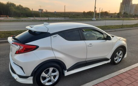Toyota C-HR I рестайлинг, 2016 год, 2 200 000 рублей, 3 фотография