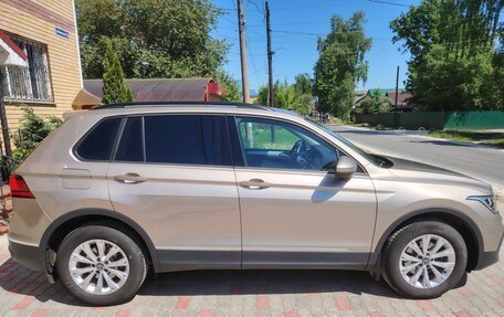 Volkswagen Tiguan II, 2021 год, 2 650 000 рублей, 5 фотография