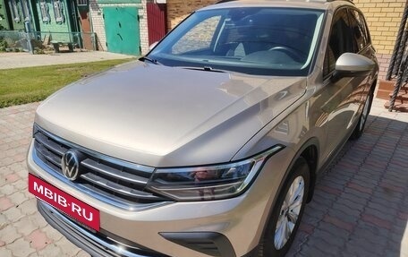 Volkswagen Tiguan II, 2021 год, 2 650 000 рублей, 2 фотография