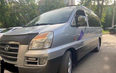 Hyundai H-1 II рестайлинг, 2007 год, 820 000 рублей, 3 фотография