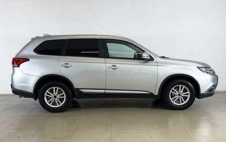 Mitsubishi Outlander III рестайлинг 3, 2017 год, 1 760 000 рублей, 5 фотография