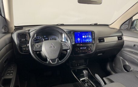 Mitsubishi Outlander III рестайлинг 3, 2017 год, 1 760 000 рублей, 6 фотография
