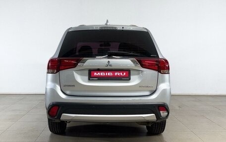 Mitsubishi Outlander III рестайлинг 3, 2017 год, 1 760 000 рублей, 4 фотография
