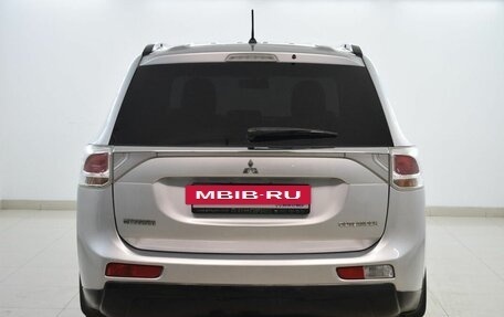 Mitsubishi Outlander III рестайлинг 3, 2013 год, 1 080 000 рублей, 3 фотография