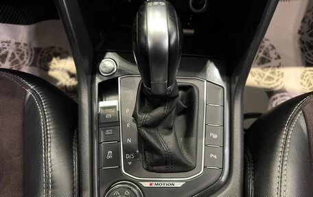 Volkswagen Tiguan II, 2017 год, 2 390 000 рублей, 21 фотография