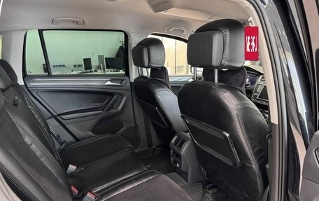 Volkswagen Tiguan II, 2017 год, 2 390 000 рублей, 15 фотография