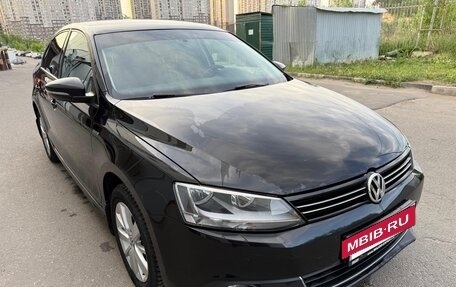 Volkswagen Jetta VI, 2013 год, 1 290 000 рублей, 2 фотография