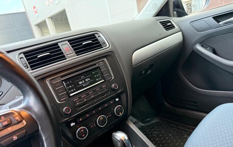 Volkswagen Jetta VI, 2013 год, 1 290 000 рублей, 18 фотография