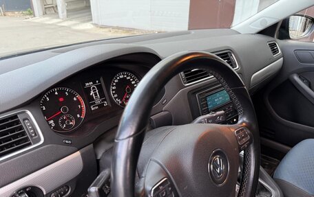 Volkswagen Jetta VI, 2013 год, 1 290 000 рублей, 17 фотография