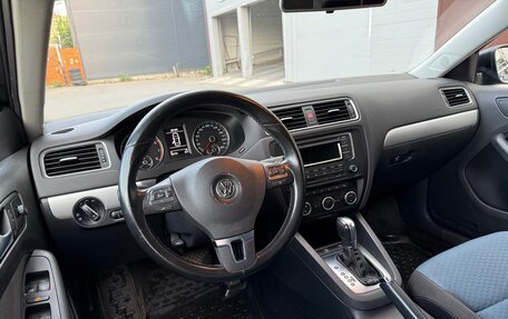 Volkswagen Jetta VI, 2013 год, 1 290 000 рублей, 13 фотография