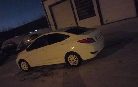 Hyundai Solaris II рестайлинг, 2015 год, 630 000 рублей, 3 фотография